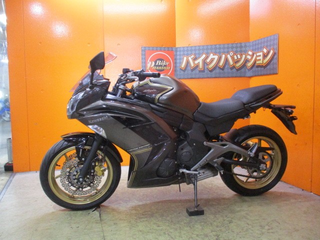 反対側もこの通り状態グッド！！今のモデルもレプリカよりでいいですがネイキッド寄りが好みの方はこちら！